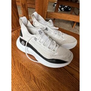 Under Armour Curry Flow white running shoes, youth boys size 4